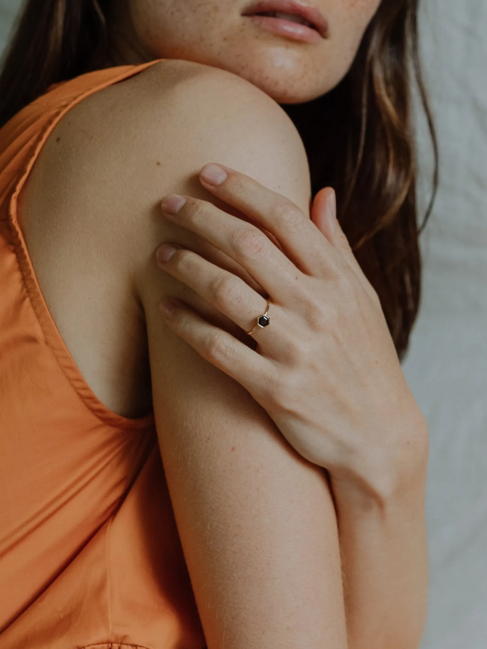 Hester Ring | 9k Gold (Garnet)