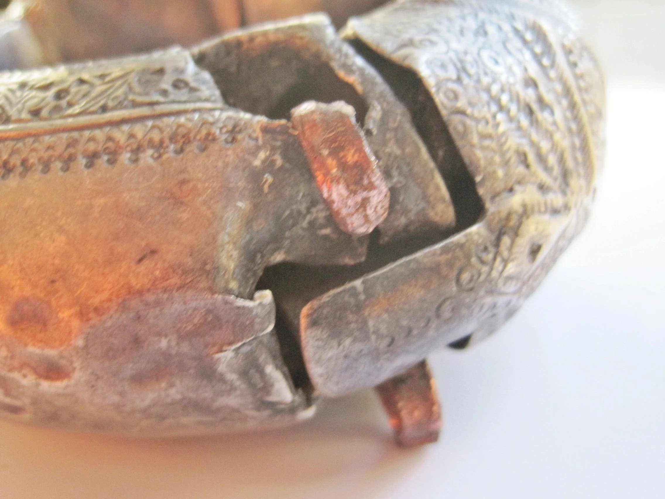Vintage Silver Omani Rigid Foot Bracelet from Nizwa Oman with Defects