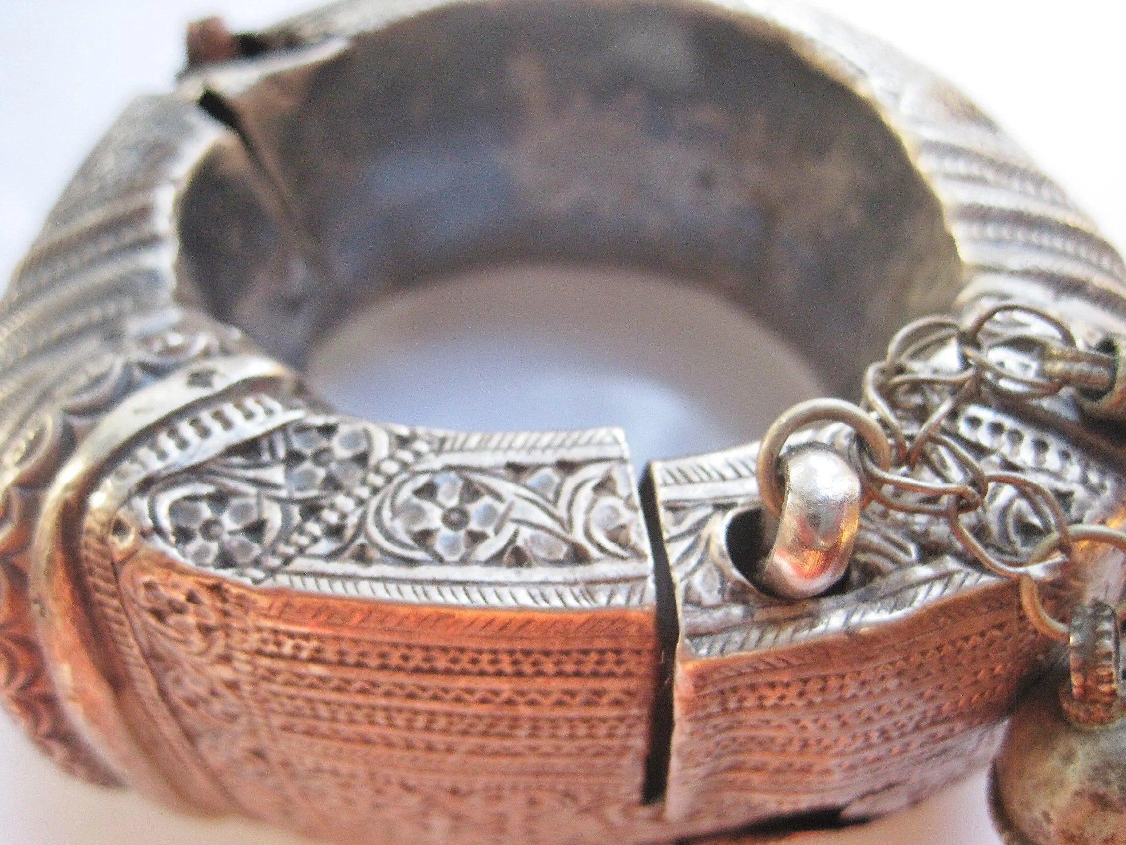 Vintage Silver Omani Rigid Foot Bracelet from Nizwa Oman with Defects