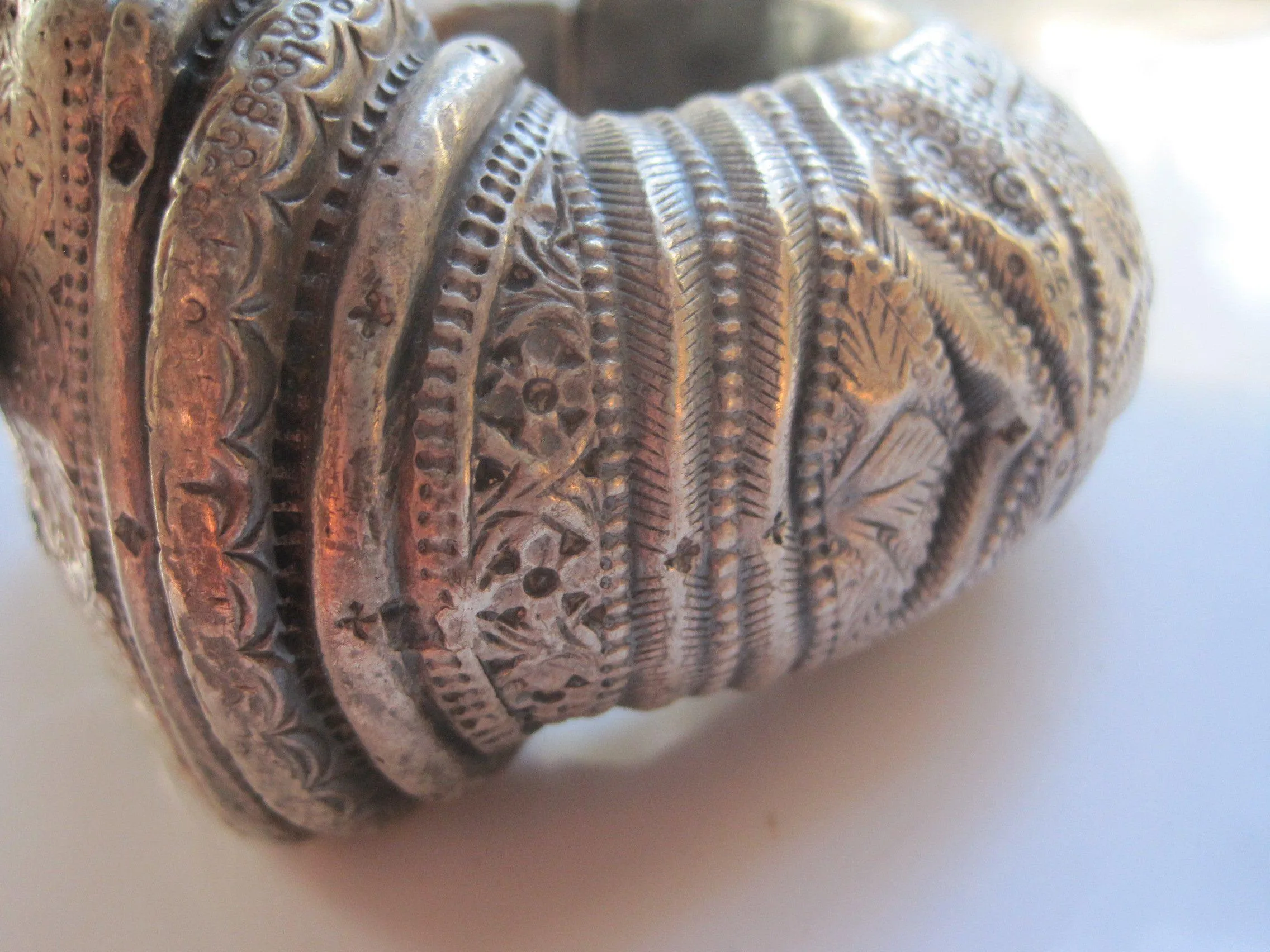 Vintage Silver Omani Rigid Foot Bracelet from Nizwa Oman with Defects